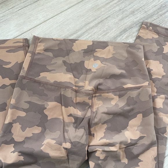 Lululemon align leggings - Picture 3 of 4